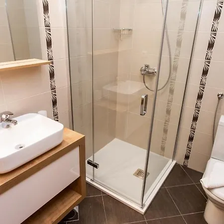 In With Terrace, Air Conditioning, Wifi, Washing Machine *