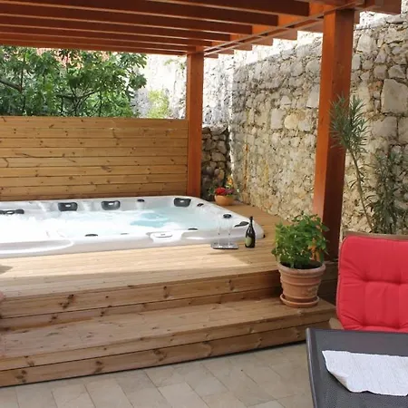 In With Terrace, Air Conditioning, Wifi, Washing Machine
