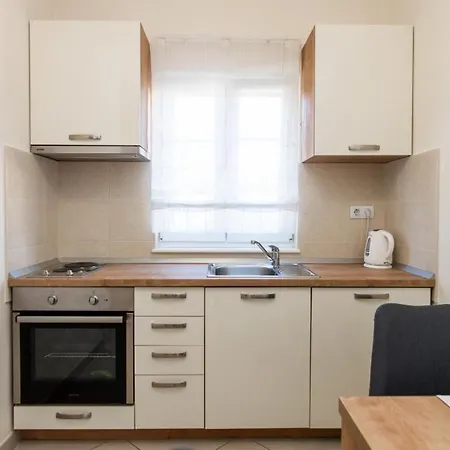 In With Terrace, Air Conditioning, Wifi, Washing Machine Apartment