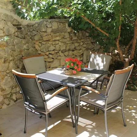 In With Terrace, Air Conditioning, Wifi, Washing Machine Skradin