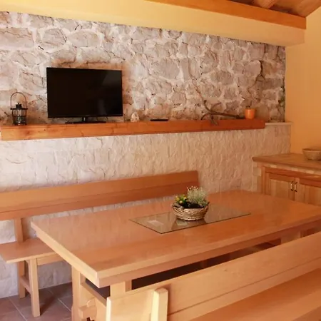In With Terrace, Air Conditioning, Wifi, Washing Machine * Skradin