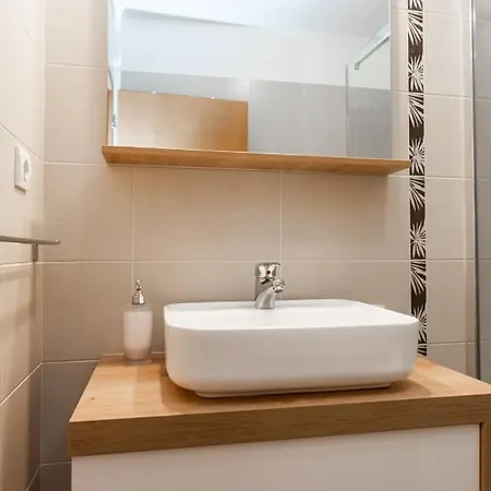 In With Terrace, Air Conditioning, Wifi, Washing Machine Skradin