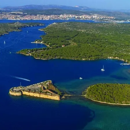 In With Terrace, Air Conditioning, Wifi, Washing Machine Skradin